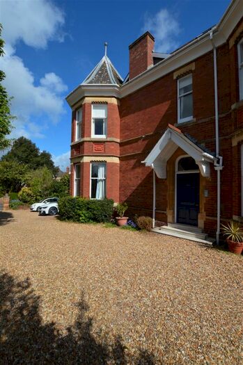 2 Bedroom Flat To Rent In St Leonards, Exeter, EX1