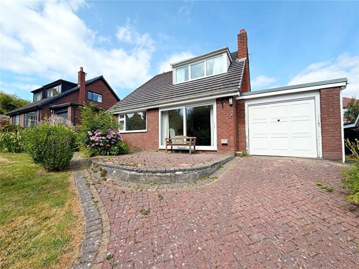 3 Bedroom Detached House For Sale In Elm Grove, Glossop, Derbyshire, SK13