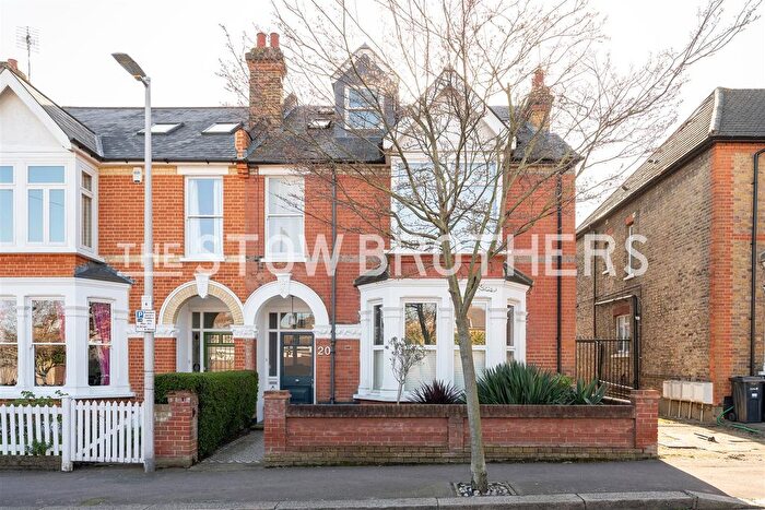 6 Bedroom Semi Detached House To Rent In Wavertree Road, South Woodford, E18