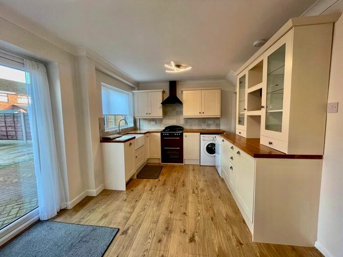 3 Bedroom Semi-Detached House To Rent In Central Avenue, Atherton, Manchester M46