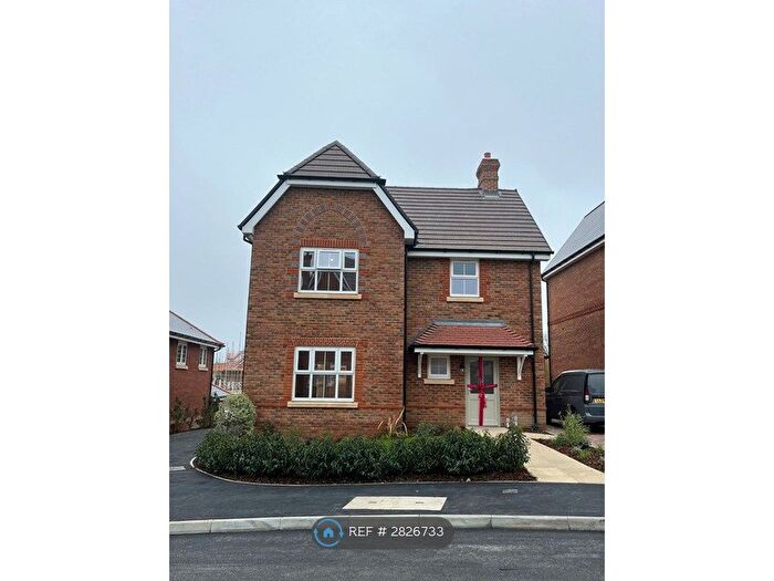 4 Bedroom Detached House To Rent In Rosewood Avenue, Maidenhead, SL6