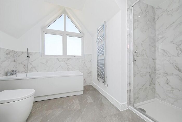 4 Bedroom Detached House For Sale In Spalding Way, Chelmondiston, Ipswich, IP9