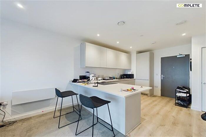 1 Bedroom Flat For Sale In No Old Trafford, Wharf End, Old Trafford, M17