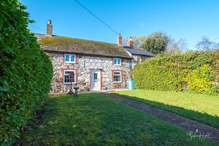 2 Bedroom Terraced House For Sale In Camp Road, Freshwater, PO40