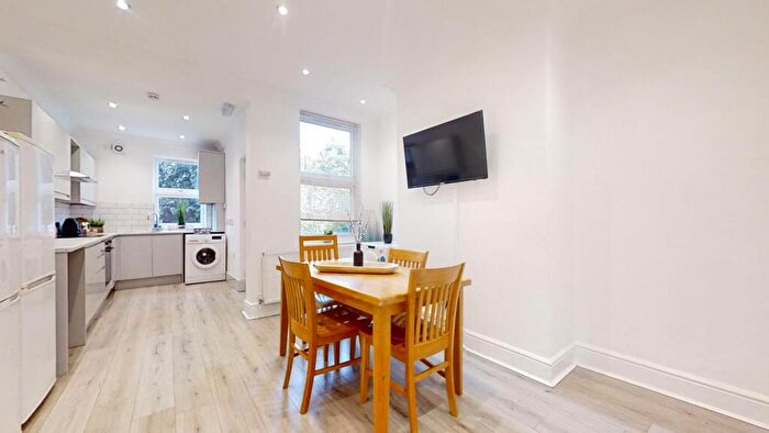 4 Bedroom Terraced House For Sale In Queens Road, Sheffield, S2