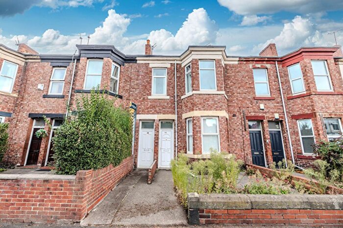 3 Bedroom Flat For Sale In Chillingham Road, Heaton, Newcastle Upon Tyne, NE6