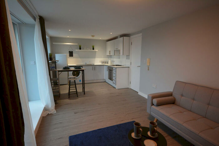 1 Bedroom Apartment To Rent In Lakeside Rise, Manchester, M9