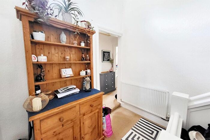 2 Bedroom Flat For Sale In Bournemouth, BH8