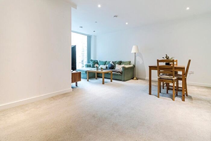 2 Bedroom Apartment To Rent In Boundary Lane, Manchester, Greater Manchester, M15