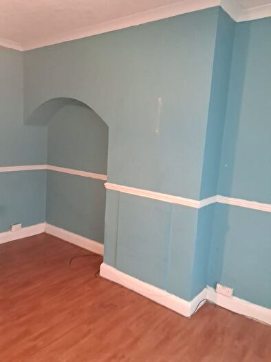 3 Bedroom Terraced House To Rent In Dagenham Avenue, Dagenham, RM9