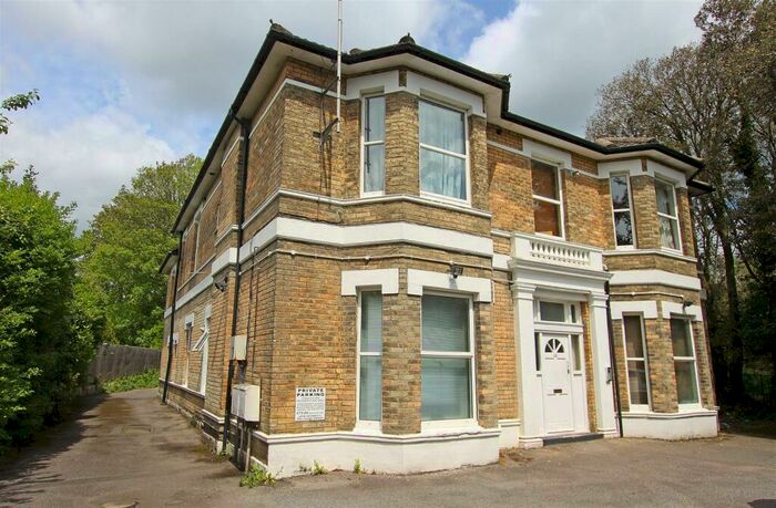 2 Bedroom Flat To Rent In Dean Park Road, Bournemouth, BH1