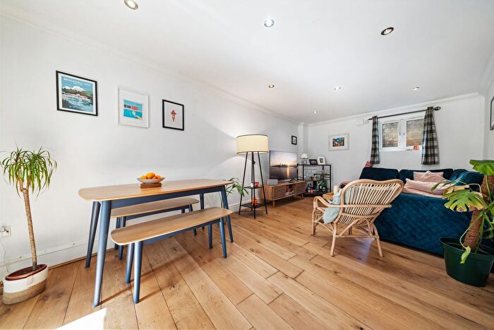 2 Bedroom Flat To Rent In Hornsey Rise, N19