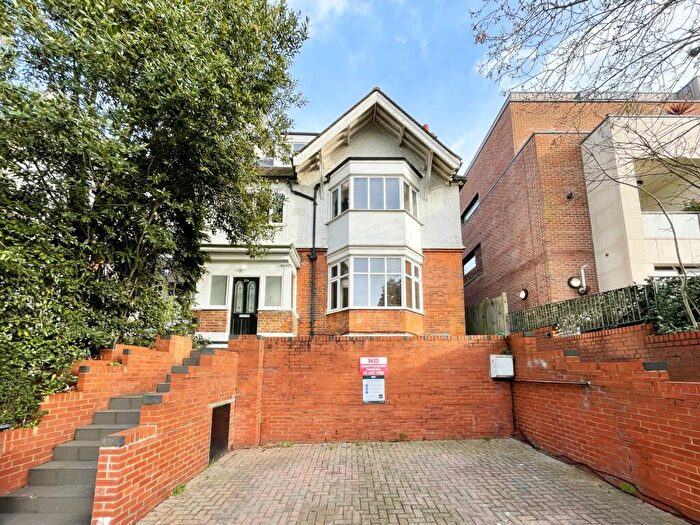 Flat To Rent In Flat, Finchley Road, Hampstead, NW3