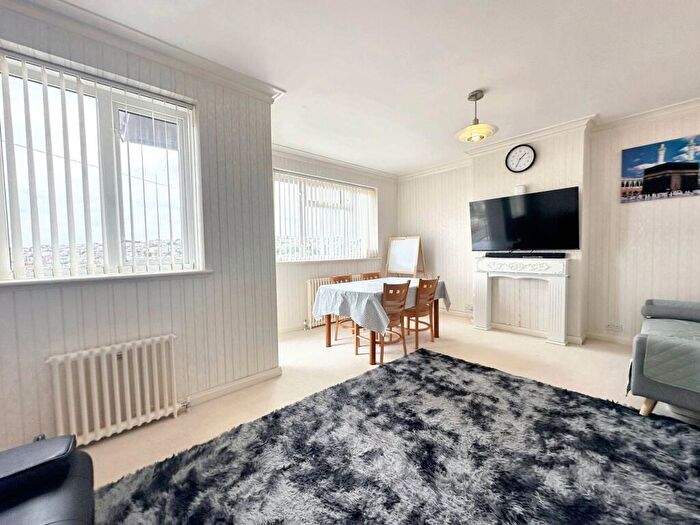 2 Bedroom Flat For Sale In Chichester Close, Wicklands Avenue, Saltdean, BN2