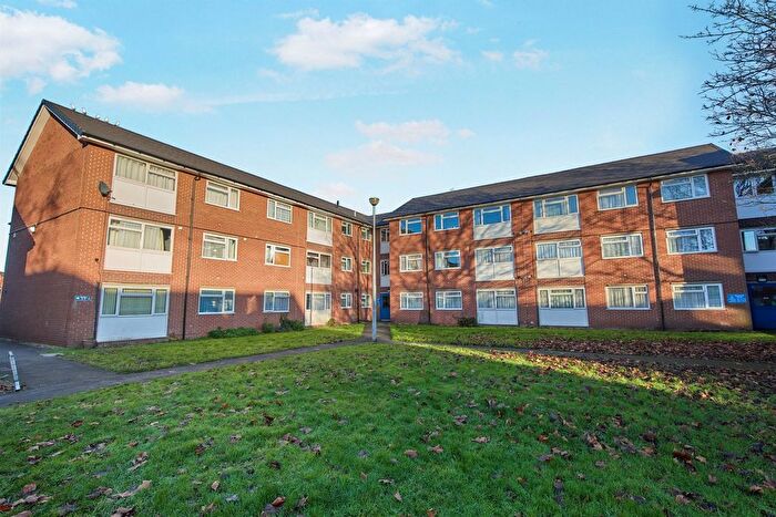 3 Bedroom Flat For Sale In Shobnall Close, Burton-On-Trent, DE14