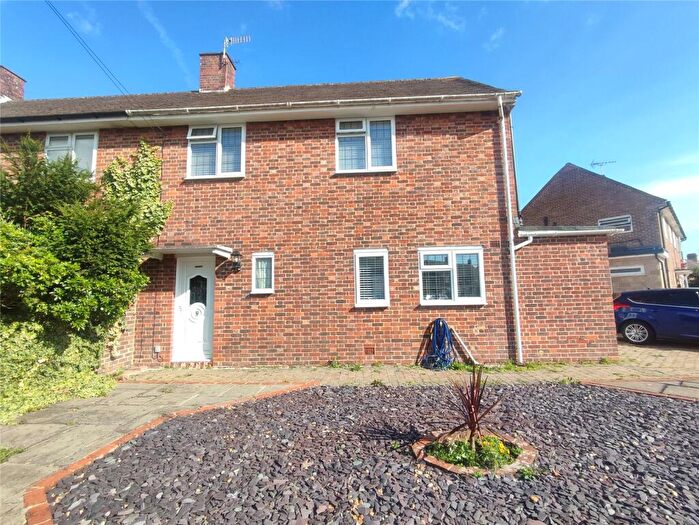 3 Bedroom Semi-Detached House For Sale In Townsend Crescent, Littlehampton, BN17
