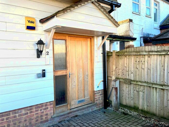1 Bedroom Maisonette To Rent In Norwood Lane, Meopham, Gravesend, DA13