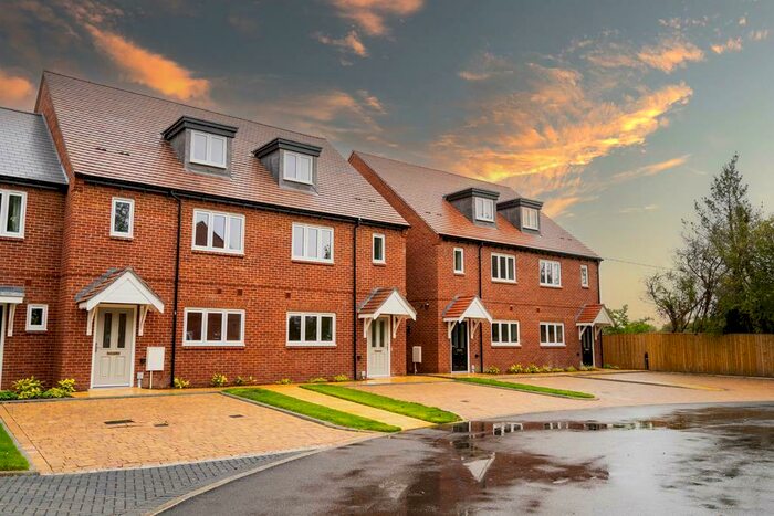 3 Bedroom Terraced House For Sale In Darnell Place, Woodcote, RG8