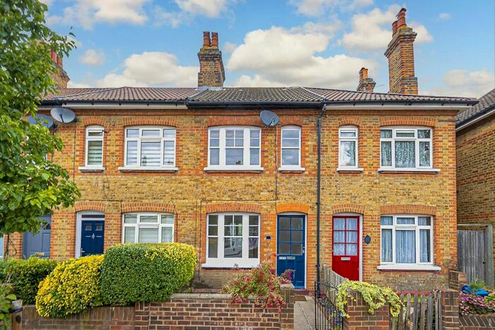 2 Bedroom Property To Rent In Manor Grove, Richmond, TW9