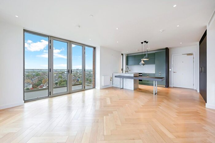 2 Bedroom Flat To Rent In Lessing Building, West Hampstead Square, NW6