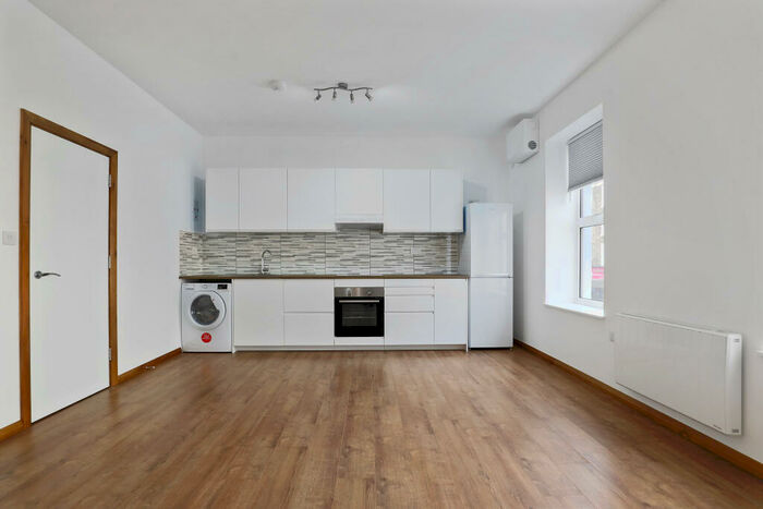1 Bedroom Apartment To Rent In Kingsland High Street, London, E8
