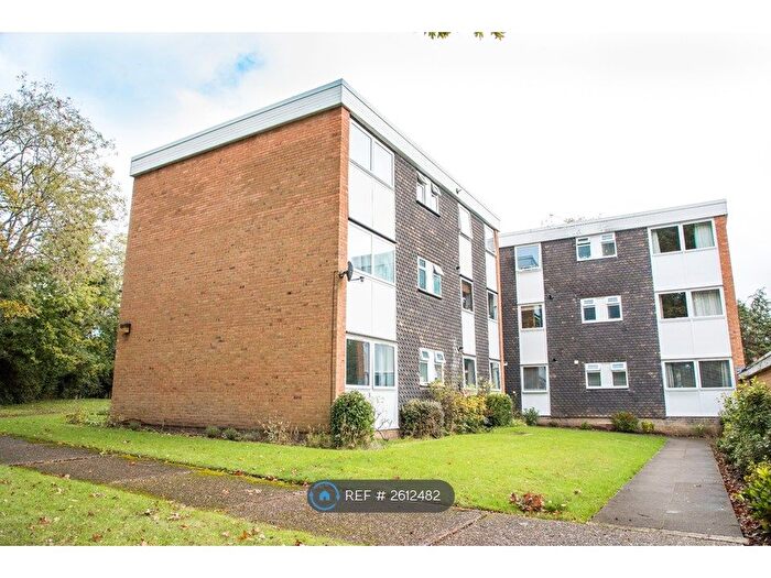 2 Bedroom Flat To Rent In West End Lane, Stoke Poges, Slough, SL2