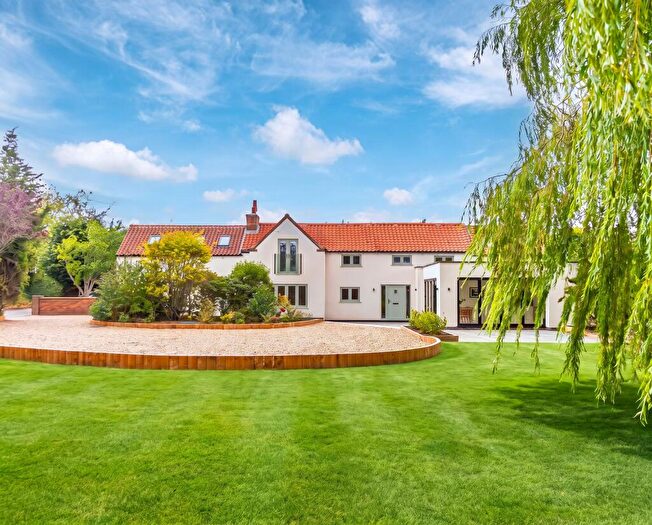 4 Bedroom Detached House For Sale In Characterful Cottage Living With A Contemporary Twist, NG23