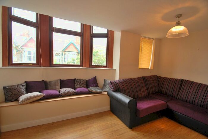1 Bedroom Flat To Rent In Hendy Street, Roath, CF23
