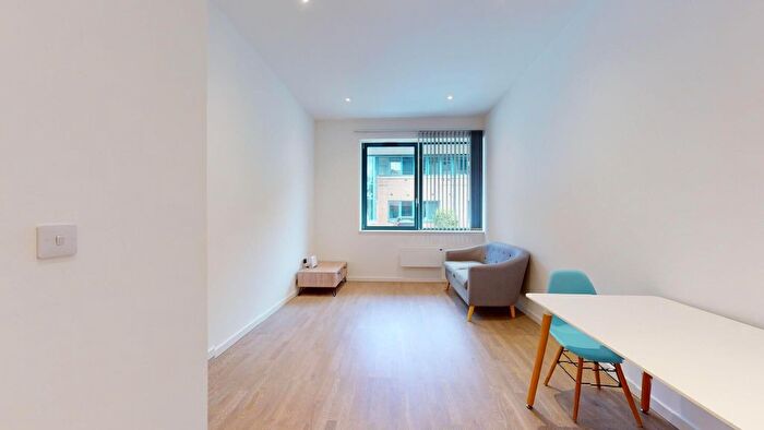 1 Bedroom Flat To Rent In Riverbank Way, Brentford, TW8