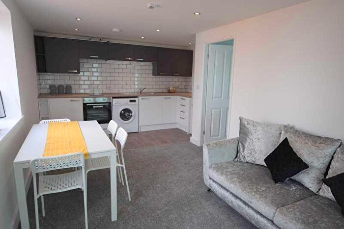 1 Bedroom Flat To Rent In Croft Street - Student Apartment - /, F4