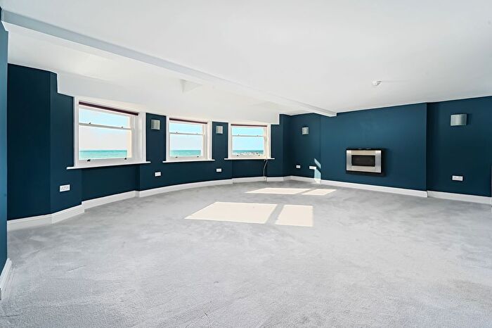 2 Bedroom Flat For Sale In Marine Parade, Brighton, BN2