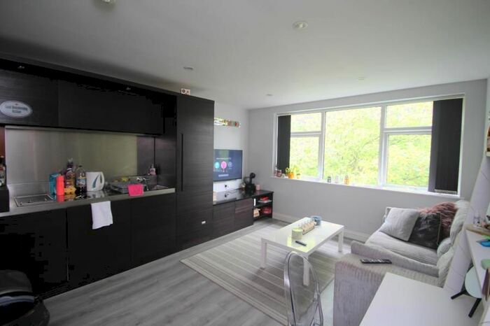 1 Bedroom Flat To Rent In Enterprise House, Low Lane, Leeds, LS18