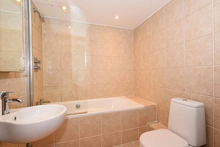 1 Bedroom Flat To Rent In England's Lane, Belsize Park, London, NW3