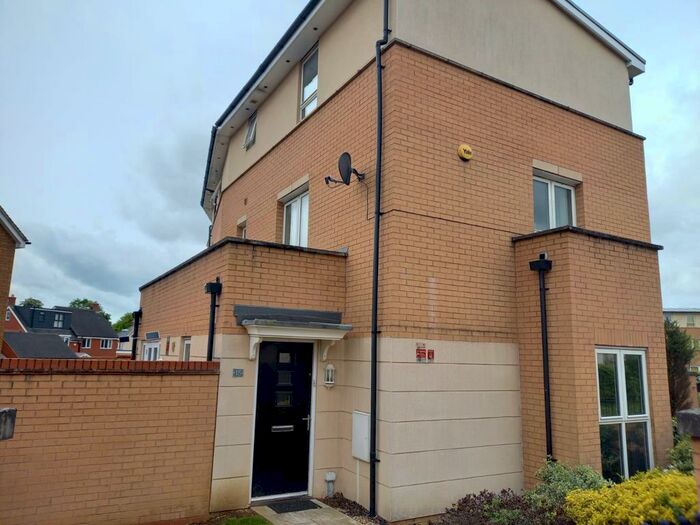 4 Bedroom House To Rent In Einstein Crescent, Duston, NN5