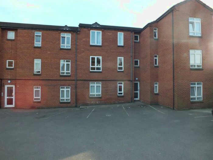 1 Bedroom Apartment To Rent In Helens Court, Trowbridge, BA14