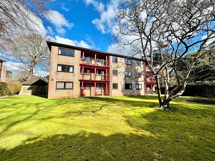 2 Bedroom Flat For Sale In Clarendon Road, Westbourne, Bournemouth, BH4