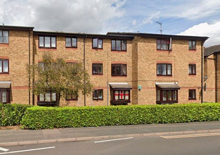 1 Bedroom Flat To Rent In Wyvern House, RM17