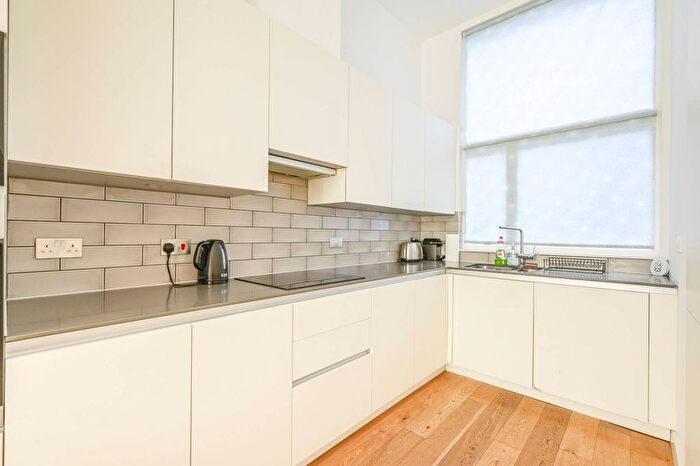 3 Bedroom Flat For Sale In Maud Street, Royal Docks, London, E16
