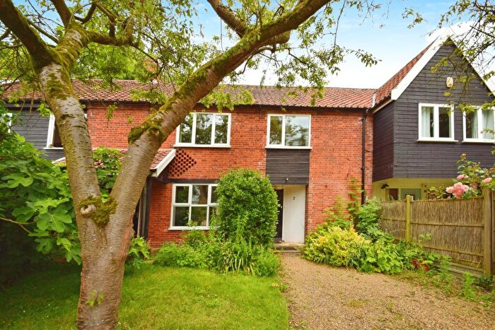 3 Bedroom Barn Conversion To Rent In Watton Road, Colney, NR4