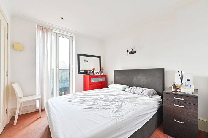 1 Bedroom Flat To Rent In Coleridge Gardens, Chelsea, London, SW10
