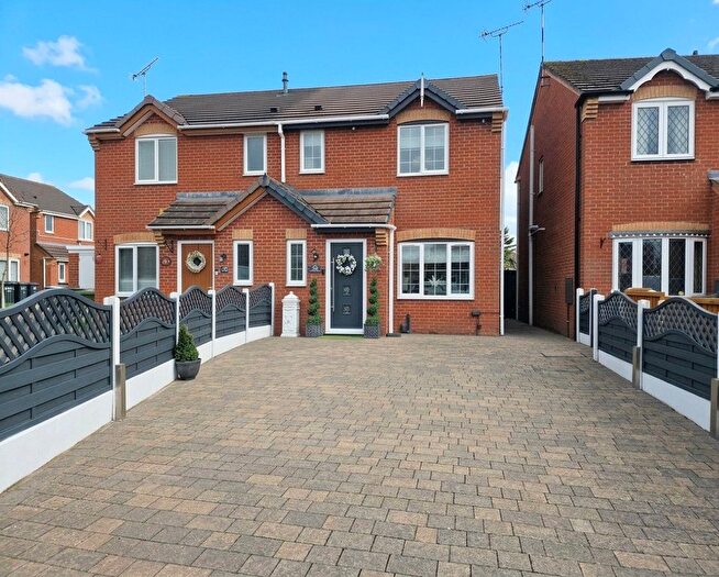 3 Bedroom Semi Detached House For Sale In Pebblebrook Way, Bedworth, Warwickshire, CV12