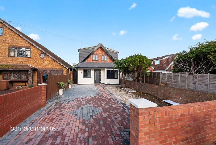 5 Bedroom Detached House For Sale In Feltham Hill Road, Ashford, TW15