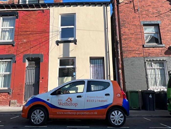 2 Bedroom Terraced House To Rent In Shafton Lane, Leeds, LS11