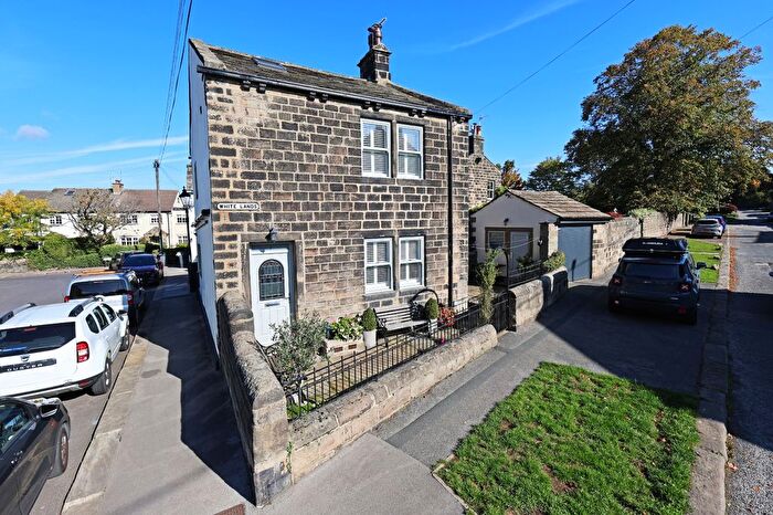 4 Bedroom Detached House For Sale In Whitelands, Rawdon, Leeds, West Yorkshire, LS19