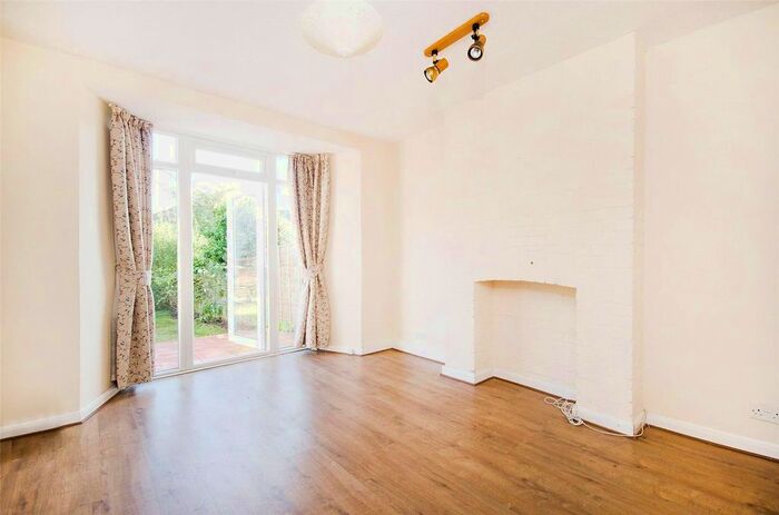 5 Bedroom Terraced House To Rent In Allenby Road, Southall, UB1