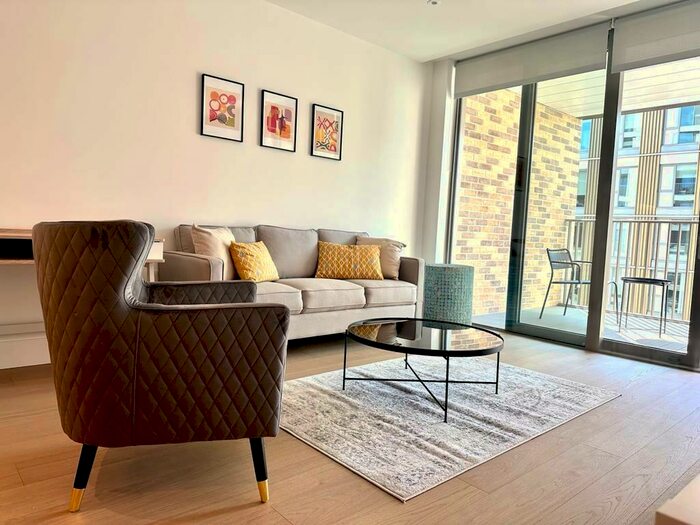 2 Bedroom Flat To Rent In Palmer Road, London, SW11