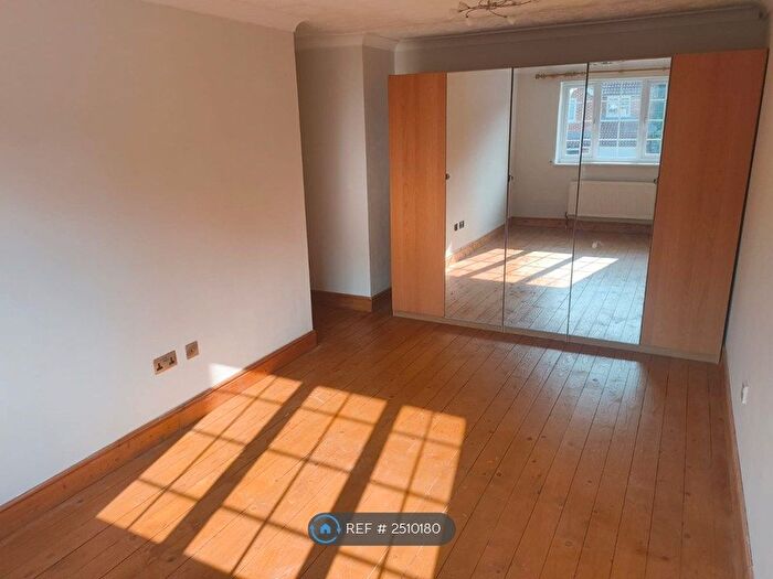 5 Bedroom Detached House To Rent In Hoppers Way, Ashford, TN23
