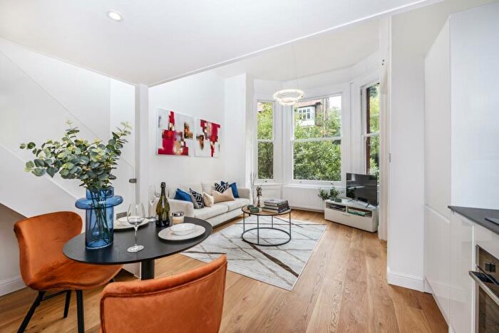 1 Bedroom Apartment To Rent In Netherhall Gardens, Hampstead, London, NW3