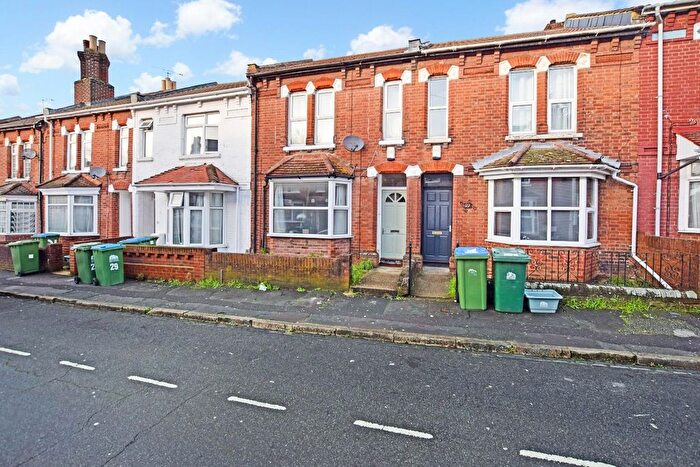 5 Bedroom Terraced House To Rent In Milton Road, Southampton, SO15
