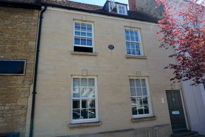 2 Bedroom Apartment To Rent In High Street, Olney, MK46